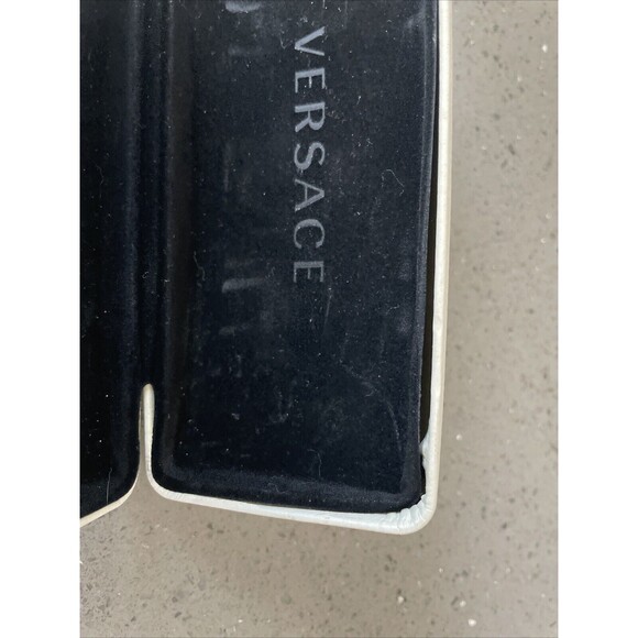 VERSACE WHITE HARD LEATHER CLAMSHELL SUNGLASSES EYEGLASSES CASE 160mmx70mmx55mm - Picture 9 of 11